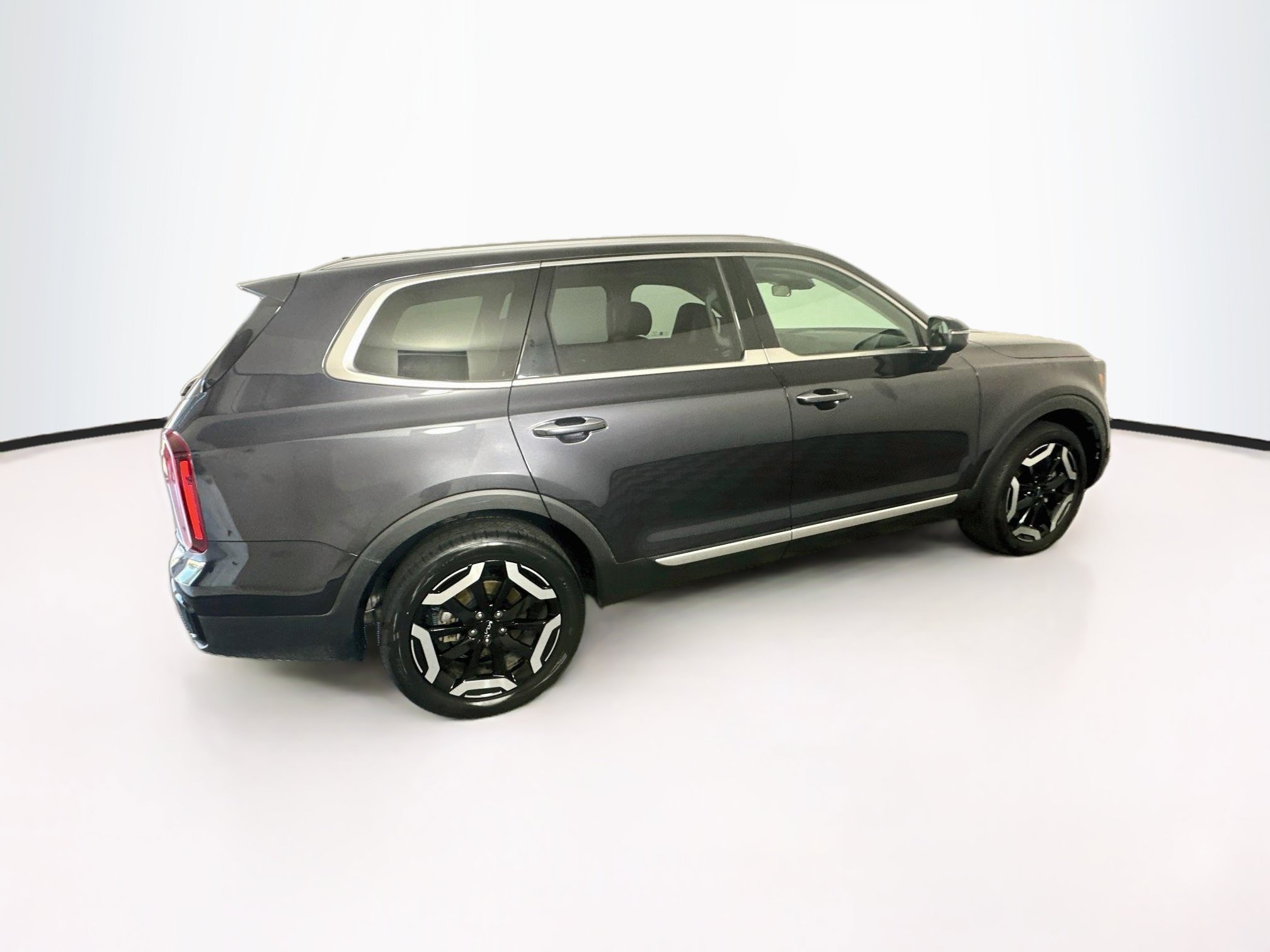 Used 2025 Kia Telluride S FWD image 10