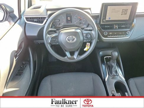 Used 2023 Toyota Corolla LE image 11