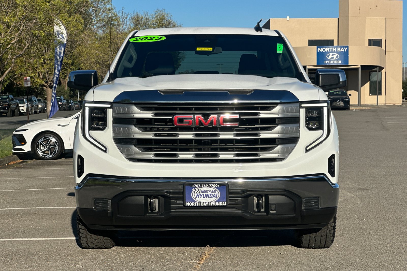 Used 2023 GMC Sierra 1500 SLE AWD/4WD image 9