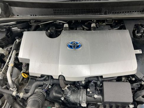 Used 2022 Toyota Prius LE image 24
