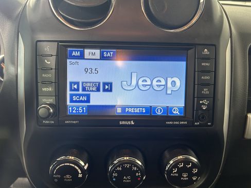 Used 2016 Jeep Compass Latitude AWD/4WD image 20