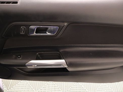 Used 2016 Ford Mustang Coupe RWD image 14