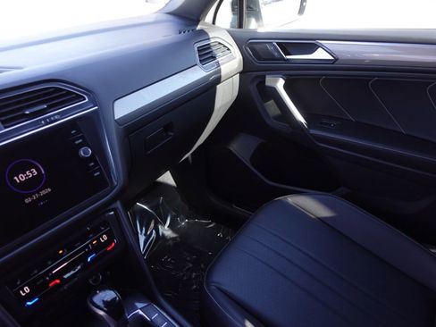 Used 2022 Volkswagen Tiguan SE R-Line image 20