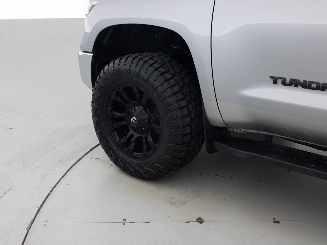 Used 2015 Toyota Tundra SR5 w/ SR5 Upgrade Package RWD image 18