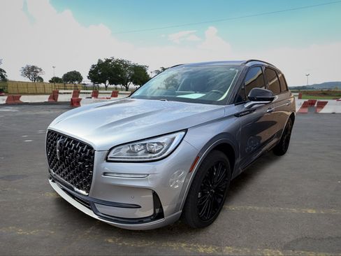 Used 2023 Lincoln Corsair Reserve w/ Equipment Group 201A FWD image 5