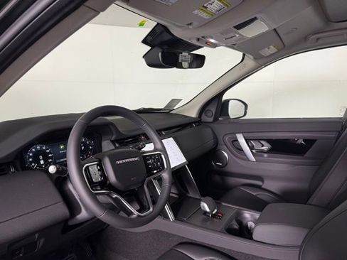 Used 2025 Land Rover Discovery Sport S image 37