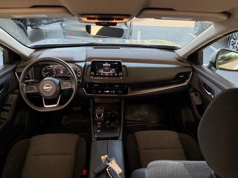 Used 2023 Nissan Rogue SV FWD image 21