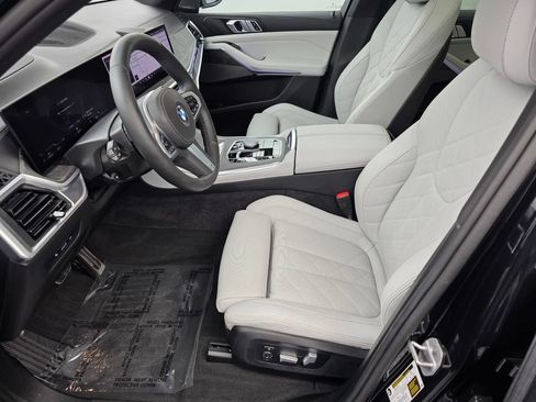 Used 2025 BMW X5 sDrive40i w/ M Sport Package RWD image 9