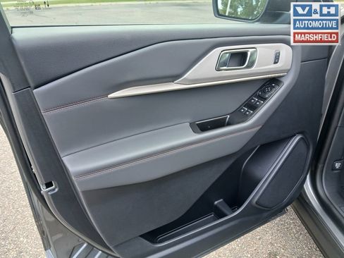New 2026 Ford Explorer Active w/ Active Comfort Package AWD/4WD image 9