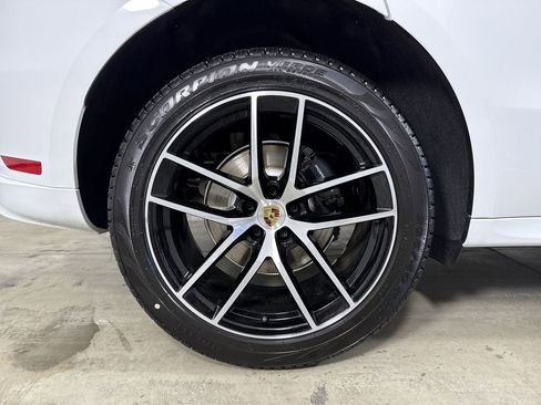 New 2026 Porsche Macan AWD/4WD image 16