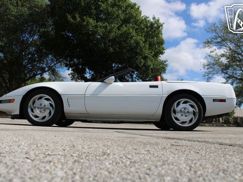 Used 1995 Chevrolet Corvette Convertible RWD image 17