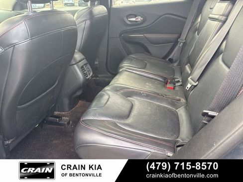 Used 2016 Jeep Cherokee Trailhawk w/ Comfort/Convenience Group image 14