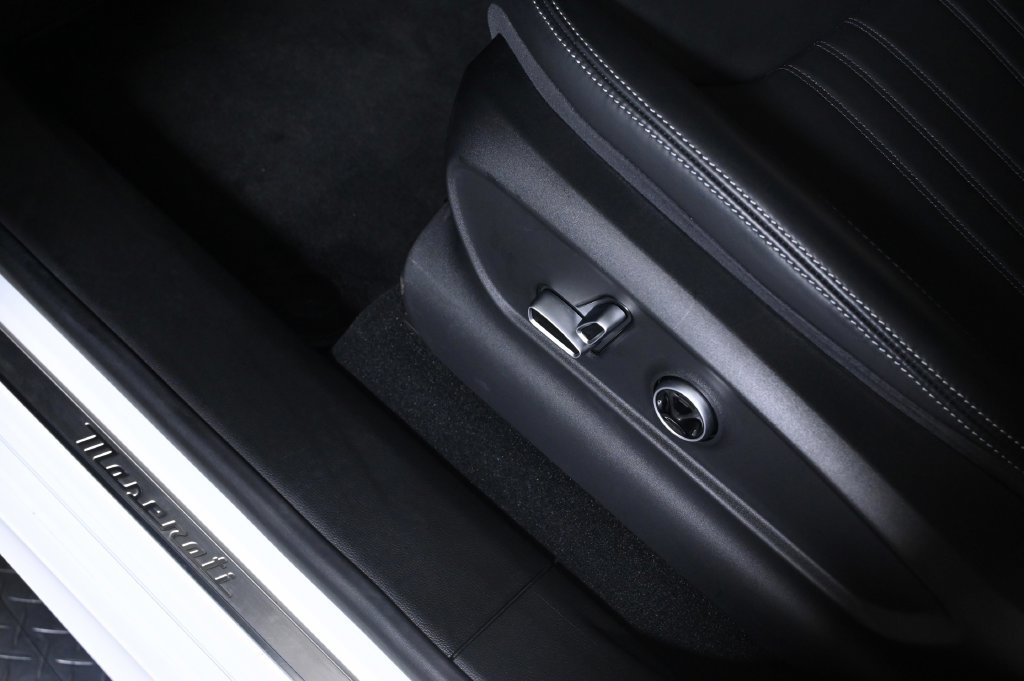 Used 2025 Maserati Grecale GT AWD/4WD image 20