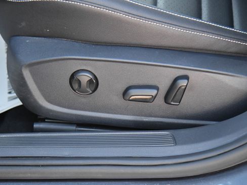 Used 2024 Volkswagen Jetta SE image 16