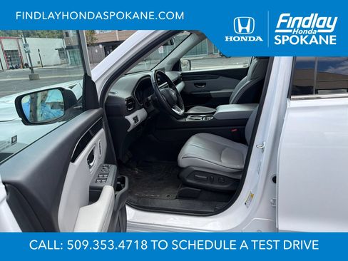 Used 2025 Honda Pilot Elite image 14