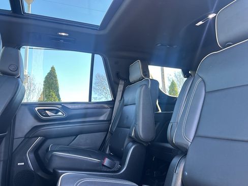 Used 2021 Chevrolet Tahoe Premier w/ Premium Package image 11