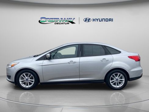 Used 2017 Ford Focus SE image 5