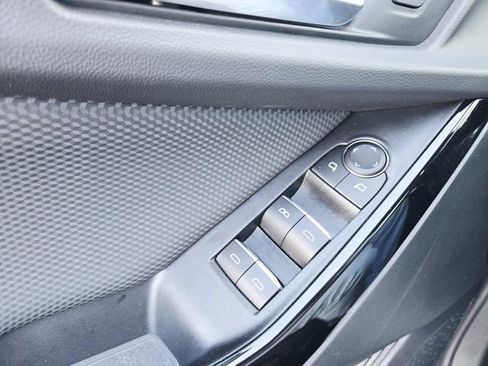 Used 2025 Chevrolet Equinox RS image 29