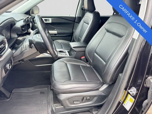 Used 2023 Ford Explorer XLT w/ Equipment Group 202A AWD/4WD image 19