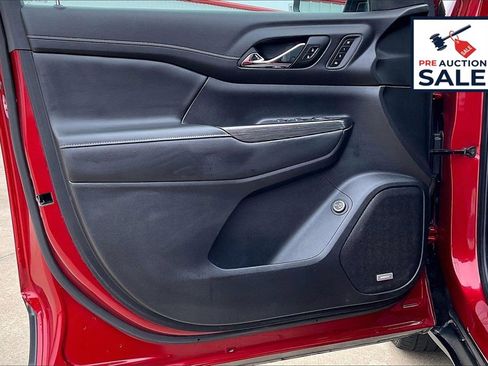 Used 2021 GMC Acadia SLT w/ Premium Package image 23