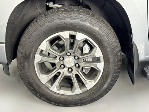Used 2024 Chevrolet Silverado 1500 High Country w/ Z71 Off-Road Package AWD/4WD image 32