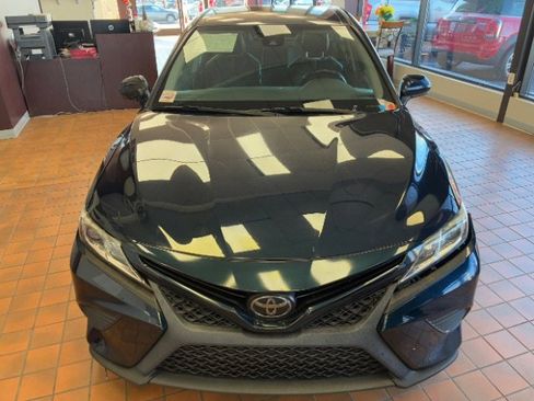 Used 2019 Toyota Camry SE image 5
