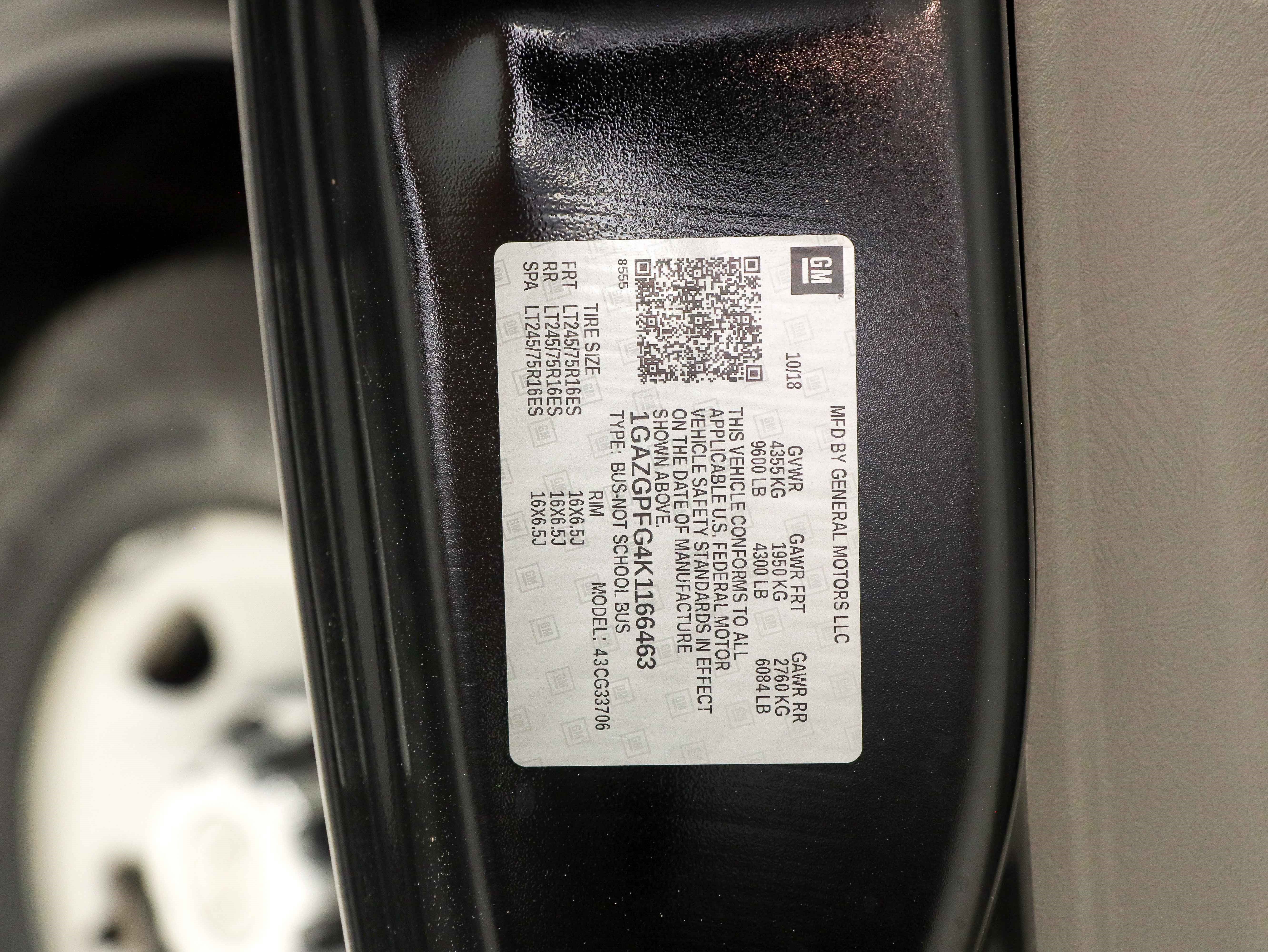 Used 2019 Chevrolet Express 3500 LT w/ LT Preferred Equipment Group RWD image 24