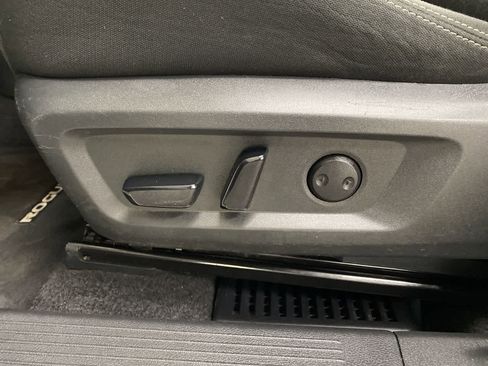 Used 2024 Nissan Rogue SV image 15