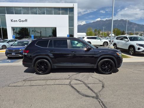Used 2023 Volkswagen Atlas SE w/ Panoramic Sunroof Package AWD/4WD image 2