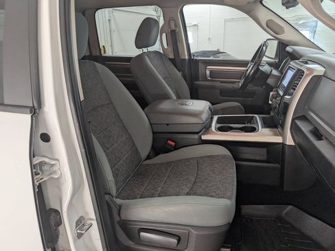 Used 2019 RAM 1500 Classic SLT w/ SLT Plus D←cor Group AWD/4WD image 18
