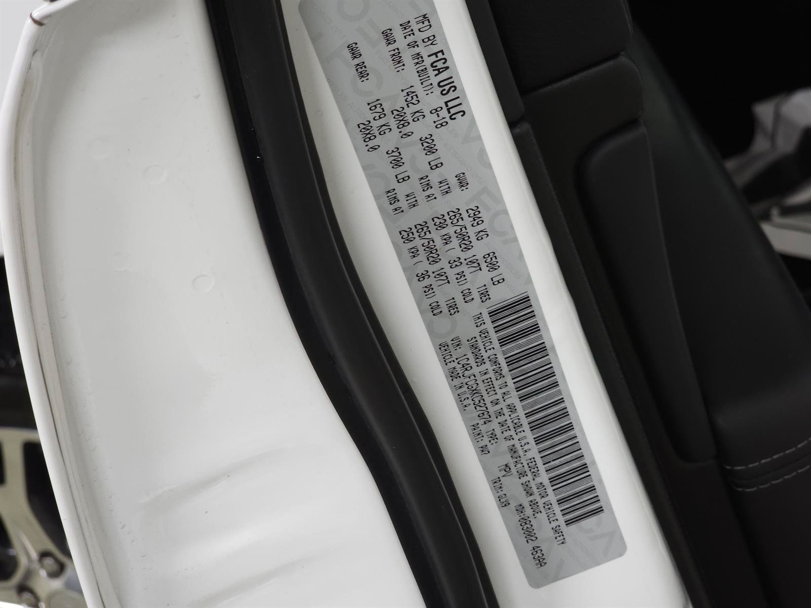 Used 2019 Jeep Grand Cherokee Overland AWD/4WD image 36