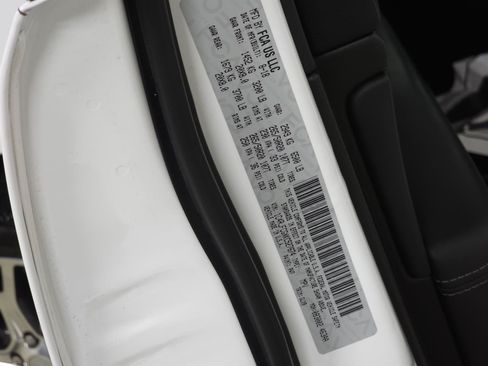 Used 2019 Jeep Grand Cherokee Overland AWD/4WD image 36