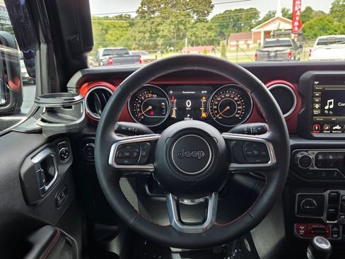 Used 2023 Jeep Gladiator Rubicon w/ LED Lighting Group AWD/4WD image 28