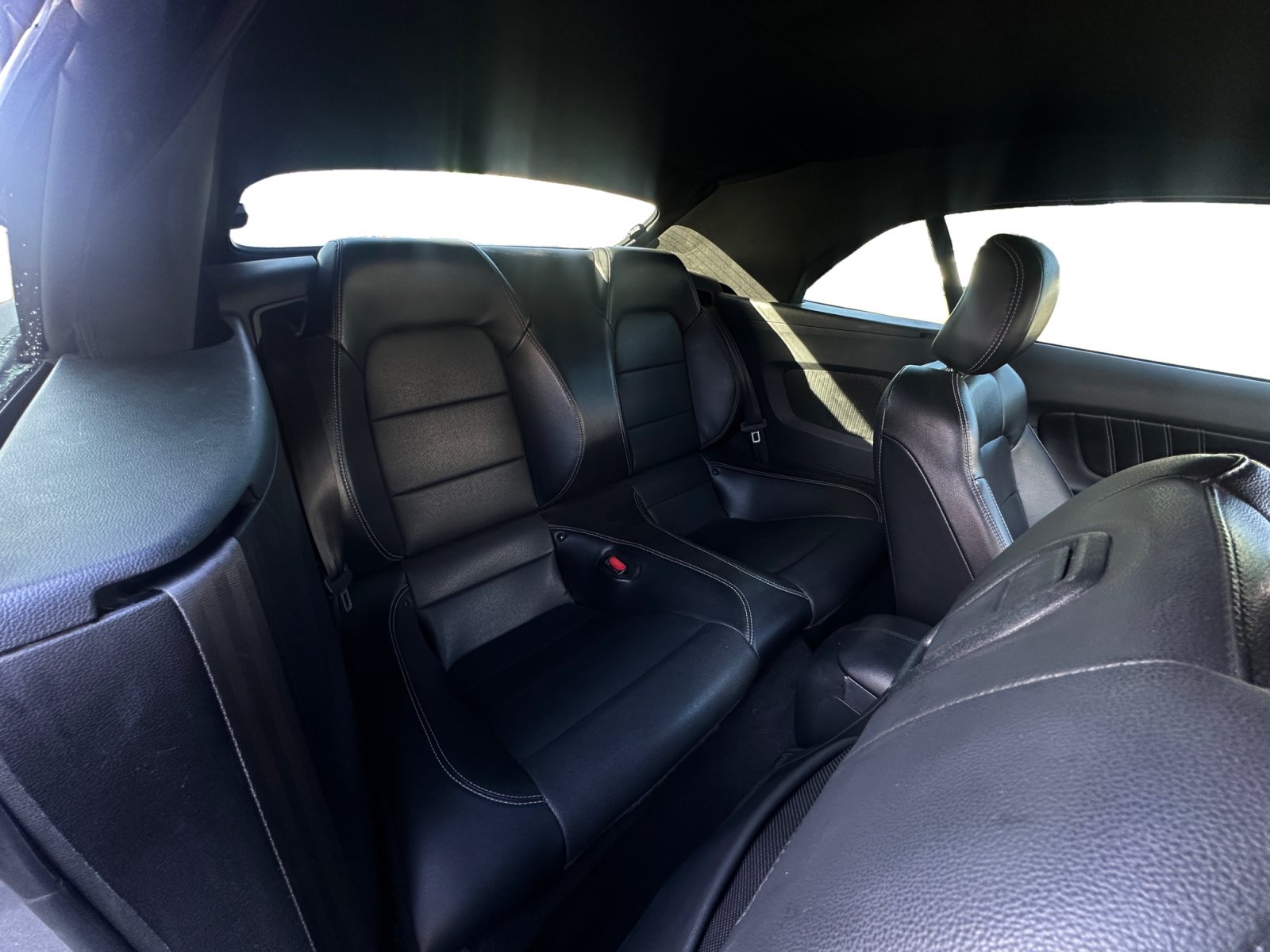 Used 2022 Ford Mustang Premium RWD image 13