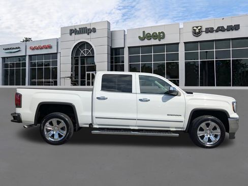 Used 2018 GMC Sierra 1500 SLT image 2