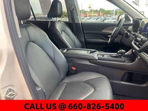 Certified 2024 Toyota Grand Highlander AWD image 5