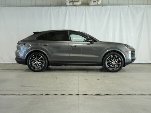 Used 2025 Porsche Cayenne Coupe image 8