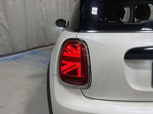 Used 2024 MINI Cooper 2-Door Hardtop FWD image 29