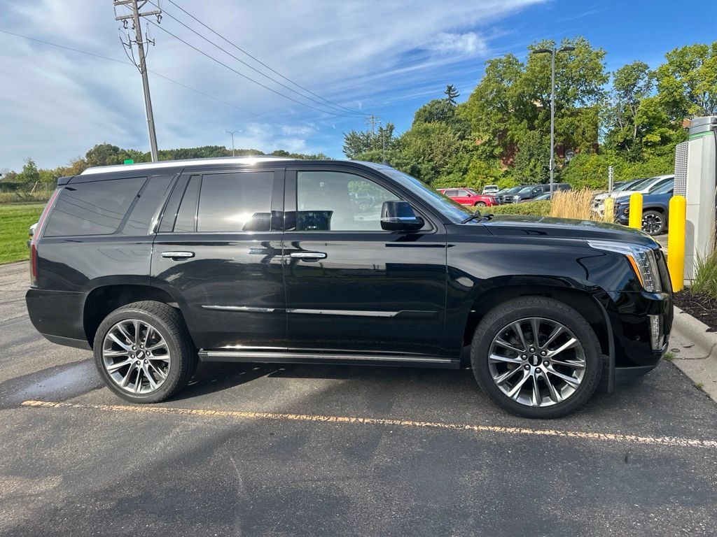 Used 2020 Cadillac Escalade Platinum w/ Escalade Sport Edition AWD/4WD image 8