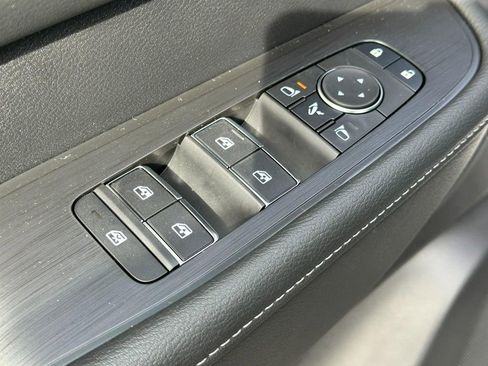 New 2026 Nissan Armada PRO-4X w/ Captain's Chari Seat Package AWD/4WD image 10