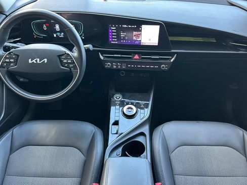Used 2023 Kia Niro EX w/ EX Cold Weather Package FWD image 13