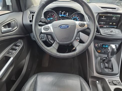 Used 2015 Ford Escape SE w/ Equipment Group 201A AWD/4WD image 13