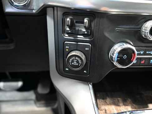 Used 2022 Ford F150 Lariat w/ Equipment Group 502A High image 21