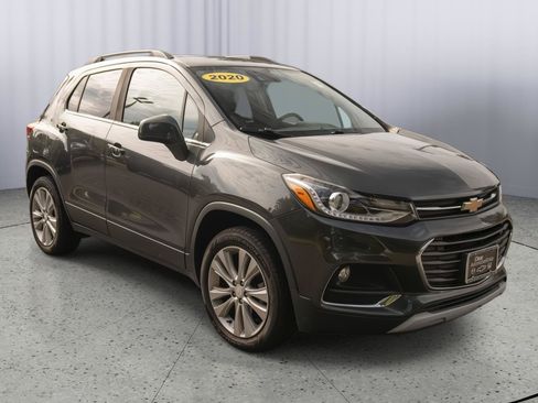 Used 2020 Chevrolet Trax Premier AWD/4WD image 1