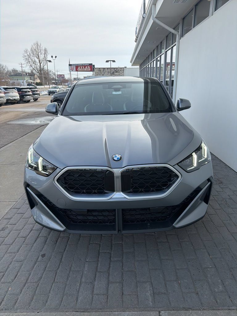 New 2026 BMW X2 xDrive28i w/ Convenience Package AWD/4WD image 2