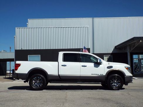 Used 2018 Nissan Titan Platinum Reserve w/ Platinum Utility Package image 4