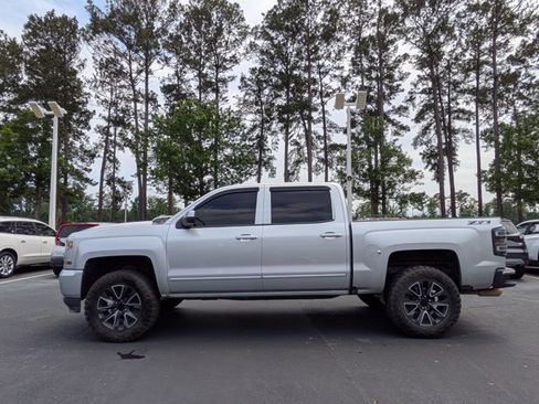 Used 2018 Chevrolet Silverado 1500 LT w/ All Star Edition AWD/4WD image 9