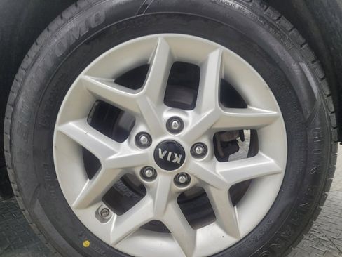 Used 2020 Kia Soul S FWD image 31