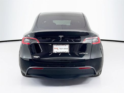 Used 2021 Tesla Model Y Long Range image 13