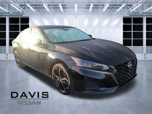 Used 2025 Nissan Altima 2.5 SR FWD image 1